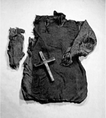 Figure 4: Clothing materials excavated from the site of Guddal (Nordeide and Thun 2013, 187).